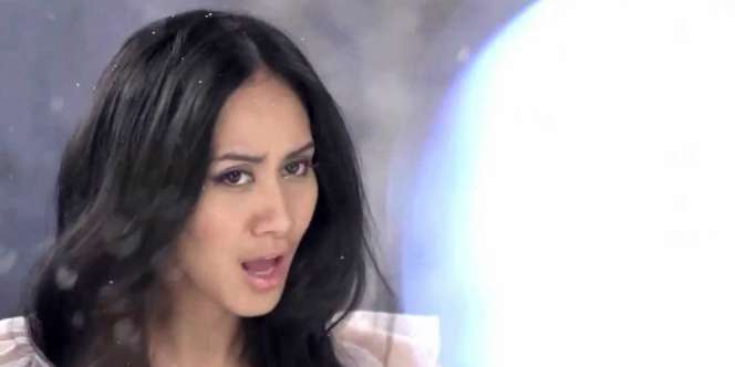 Artis Penyanyi Soundtrack Frozen Dikabarkan Masuk Islam