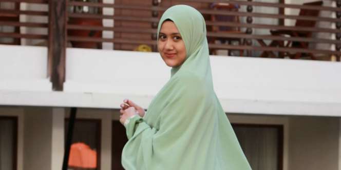 Nalia Rifika: Khimar Panjang Bikin Nyaman Saat Travelling