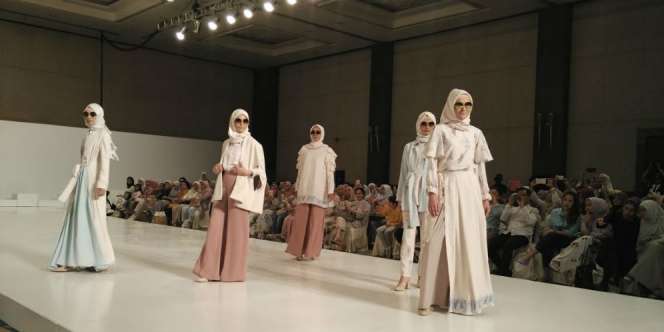 Sambut Pergantian Tahun, Ria Miranda Keluarkan Desain Terbaru