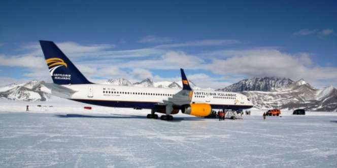 Pesawat Pertama yang Mendarat di Benua Terdingin di Dunia