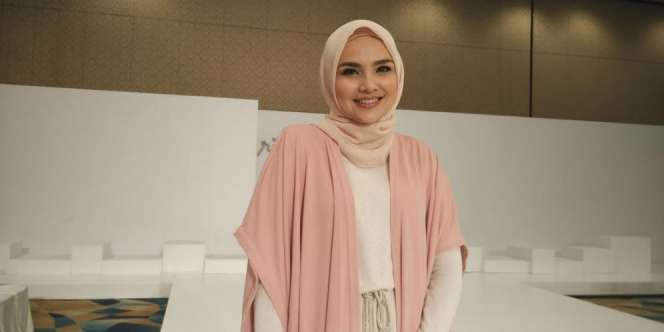 Prediksi Tren Fesyen Hijab 2016 ala Ria Miranda 