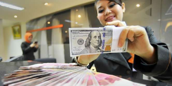 Rupiah Rontok Lagi, Sentuh 14.076/US$