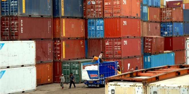 Perdagangan RI Cetak Defisit Pertama Kalinya di 2015