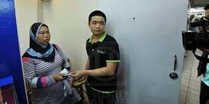 WNI Ditipu Toko Ponsel di Malaysia dan Dikurung Berjam-jam