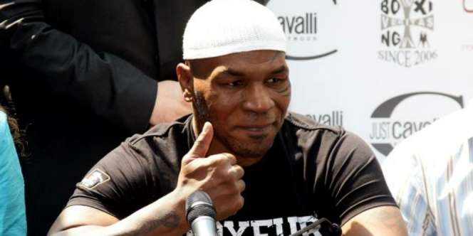 Tolak Muslim, Mike Tyson Tetap Bela Donald Trump