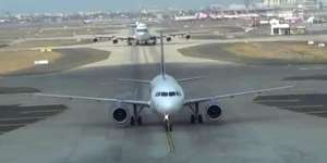 Teknisi Pesawat Tewas Tersedot Mesin Jet