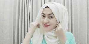 Mengintip Sarah Gadrie, Dokter Hijab Cantik Langganan Artis