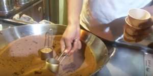 Di Mesir Secangkir Kopi Hangat Bisa Keluar Dari Pasir