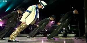 Terkuak! Rahasia Sepatu `Anti-Gravitasi` Michael Jackson