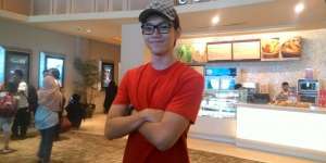 Kedekatan Brandon Salim dan Mami Super Mom