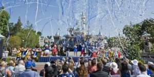 Keluarga Muslim Dilarang Pergi ke Disneyland, Inggris Berang