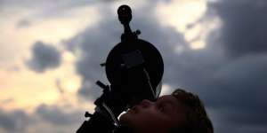 Apa Dosa Matahari dan Bulan Hingga Dimasukkan ke Neraka?