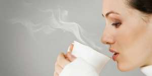 4 Manfaat Minum Air Hangat di Pagi Hari