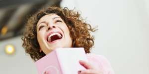 Jelang Akhir Tahun, Orang Indonesia Makin `Lucu`