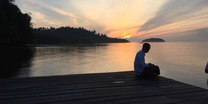 Foto Jokowi dan Keindahan Fajar di Papua Banjir Pujian