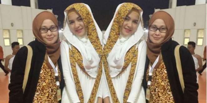 Penampilan Hijab Vicky Shu Kala Umroh Banjir Pujian