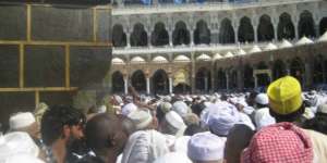 Tips Hadapi Cuaca Ekstrem Saat Umroh