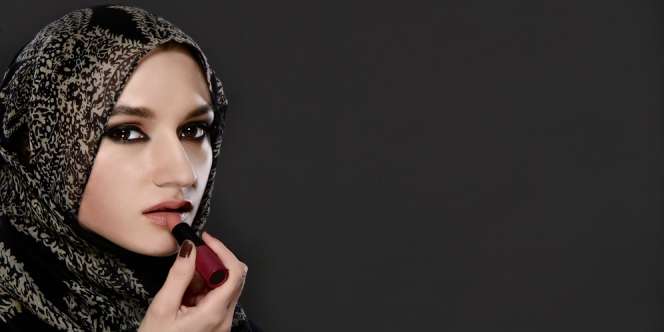Cara Memoles Bibir Agar Tahan Lama