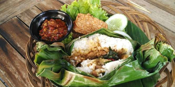 Cerita Turis Asing Ketagihan Nasi Bakar Khas Betawi