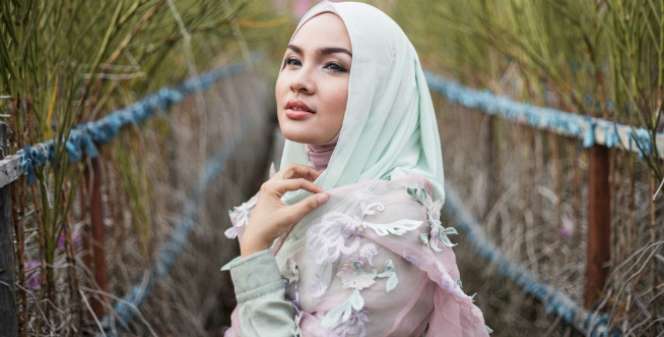 Ria Miranda: Ikon Hijab, Inspiring Parent, dan Mimpinya