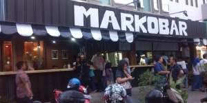 Rela Antre Berjam-jam demi Seloyang Martabak Anak Presiden