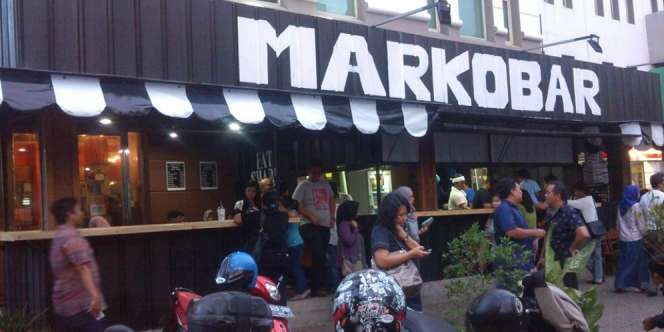 Rela Antre Berjam-jam demi Seloyang Martabak Anak Presiden
