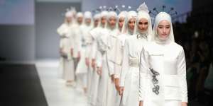 Zaskia Sungkar: BATAVIA, Ready to Wear 2016