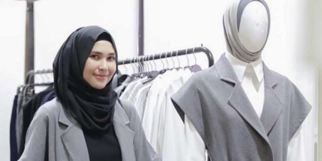 Rani Hatta: Pilihan Coat Terbaik untuk Muslimah