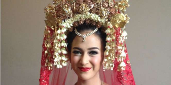 Mengapa Pernikahan Nina Zatulini Tertutup