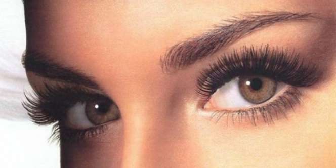 Lupakan Pensil Alis, 7 Bahan Alami Ini Ampuh Tebalkan Alis