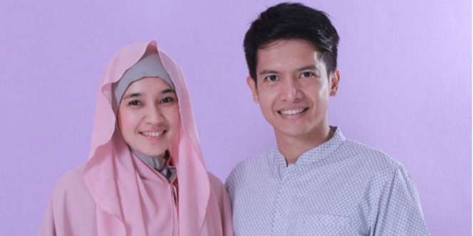 Hijab Dhini Aminarti Kado Spesial Buat Mendiang Ayah