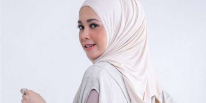 Kayara: Koleksi Hijab Maia Estianty, Harga Sesuai Kantong!