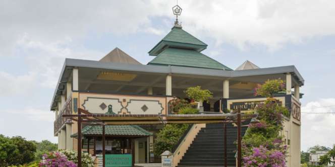 Menyambangi Kawasan Wisata Muslim di Pulau Dewata