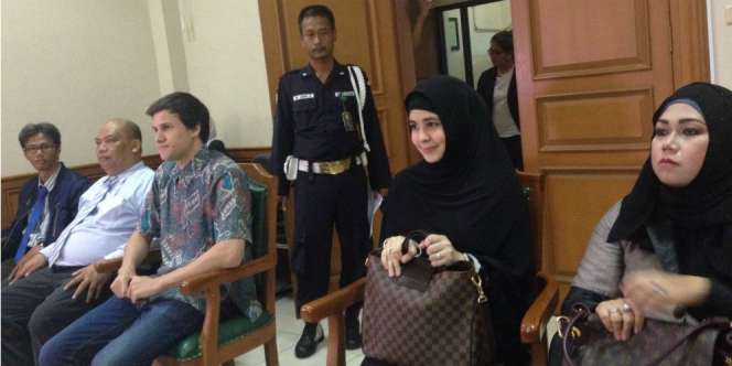 Emosi Stuart Collin Memuncak Saat Bicara Anak