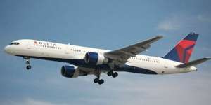 Tiga Pramugari Baku Hantam, Pesawat Mendarat Darurat