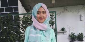 Edgy Feminin Look ala Lulu Elhasbu