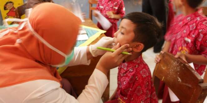 Pentingnya Bekali Anak dengan Makanan Bergizi