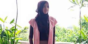 #HOTD: Paduan Hijab Modis dan `Outer` Terta Mayasari