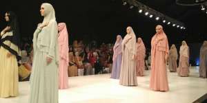 Busana Syar`i Berkelas Merry Pramono