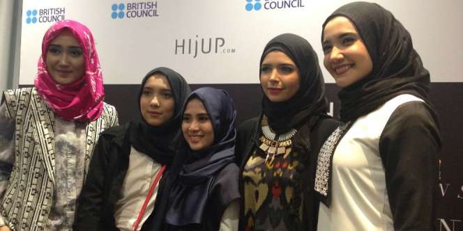 5 Desainer Hijab Usung Karya Terbaru di London Fashion Week