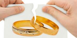 Ceraikan Istri Cuma Karena Bawa Ponsel