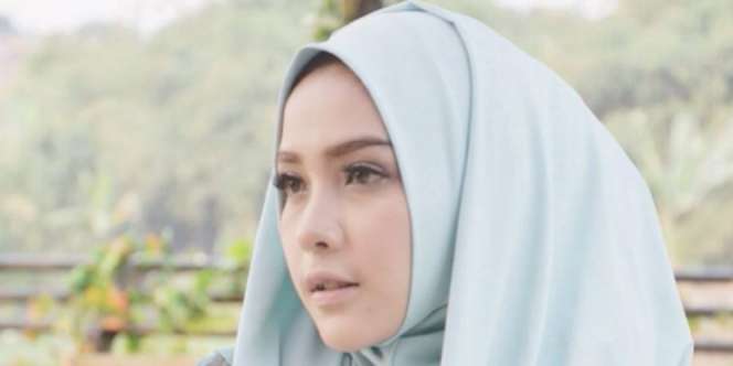 Tips Jilbab Instan Kantoran Tanpa Terlihat Kasual