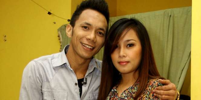 Terbakar Cemburu, Norman Kamaru Mengintai Sang Istri