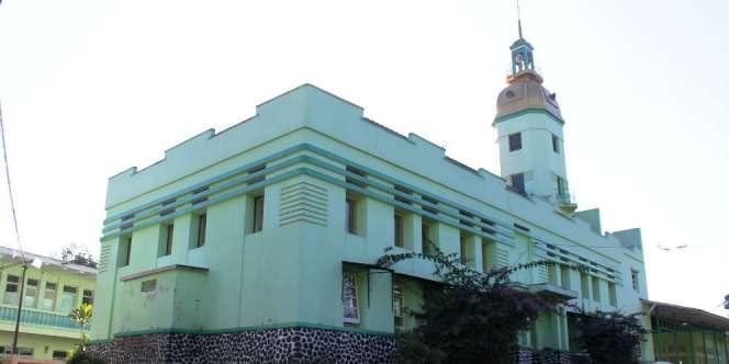 Indahnya Masjid Menyerupai Gereja dari Garut