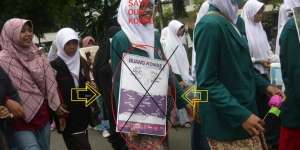 Heboh Kampanye Hijabers `Buang Konde`