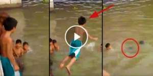 Detik-detik Bocah Dipaksa Berenang dan Lalu...