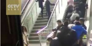 Eskalator Tiba-tiba Berbalik Arah, Pengunjung Luka-luka