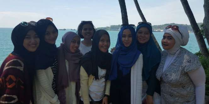 Keseruan 10 Peserta #DreamTrip Berkeliling Kota Padang