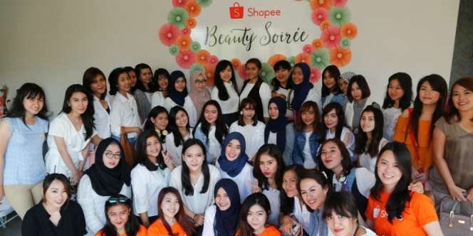 Beauty Blogger Ungkap Rahasia Cantik Pakai Kosmetik Simple