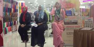 Milad ke-5, Elhijab 'Goes to London'